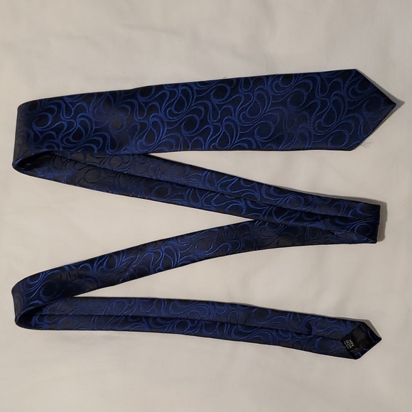 Men's Salisbury black with blue design tie - Picture 1 of 5